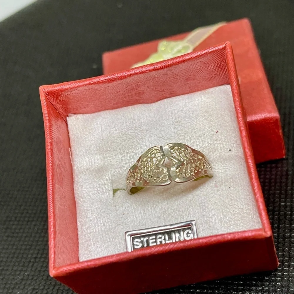 NIB! Elegant 925 Sterling Silver Women's Ring 9 Gift Box Included Heart